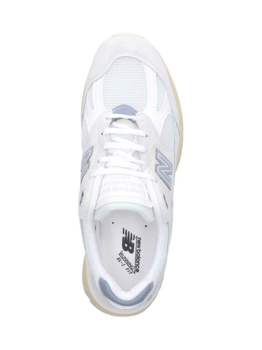 New Balance Sporty Pigskin And Mesh Sneakers With Cushioned Sole In White