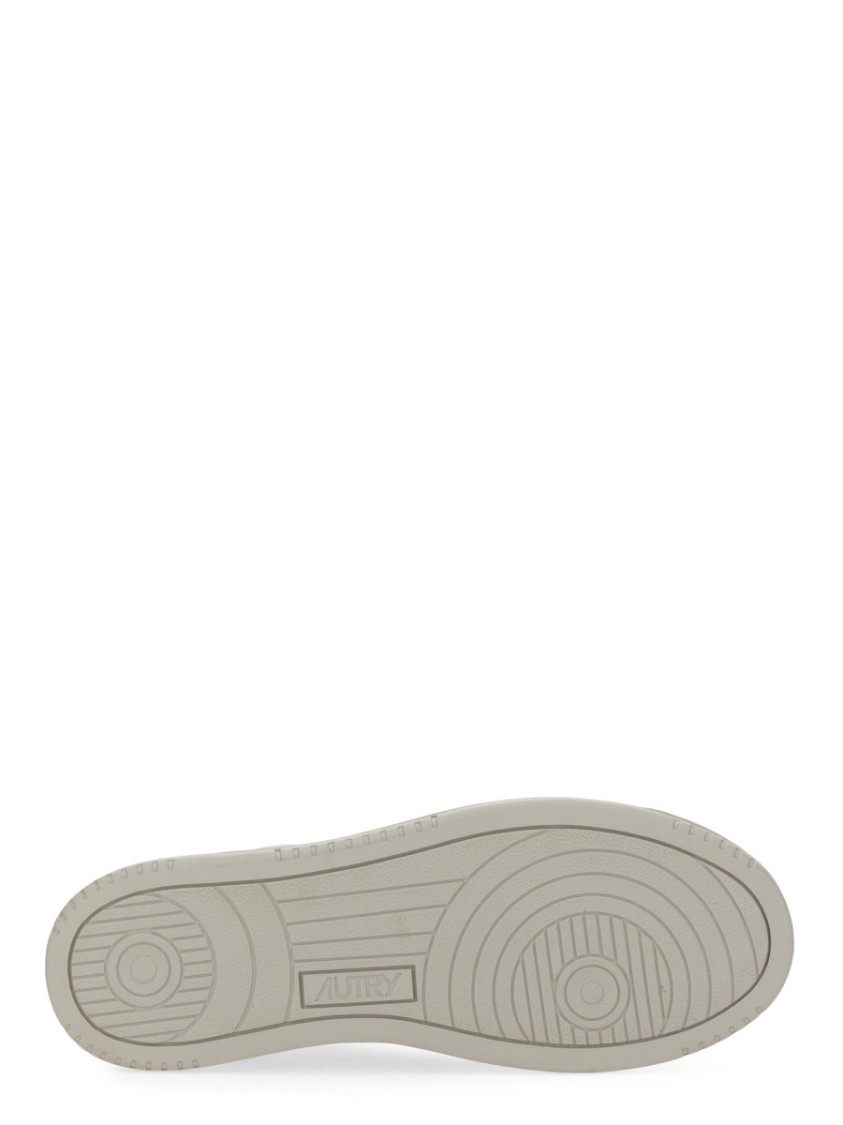 Autry Medalist Low Leather Sneakers