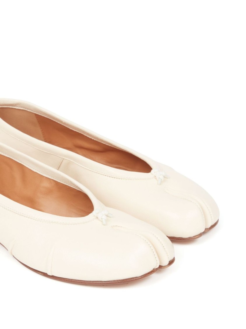 Maison Margiela 'tabi' White Ballerina Flats With Split-toe In Nappa Leather Woman In Neutrals