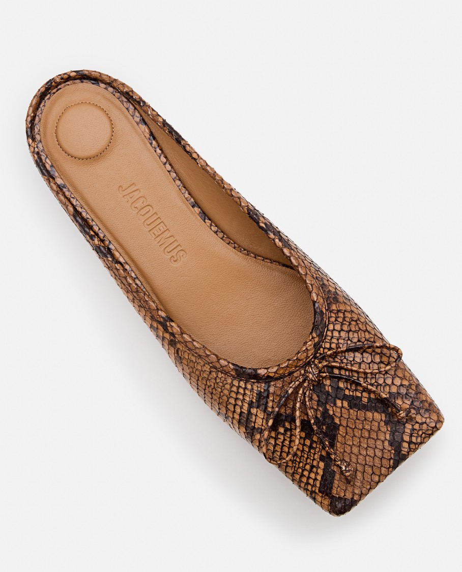 Jacquemus La Casa Series Snake Pattern Embossing In Brown