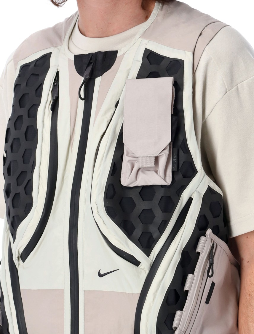 Nike Unisex Ispa Shorts In White