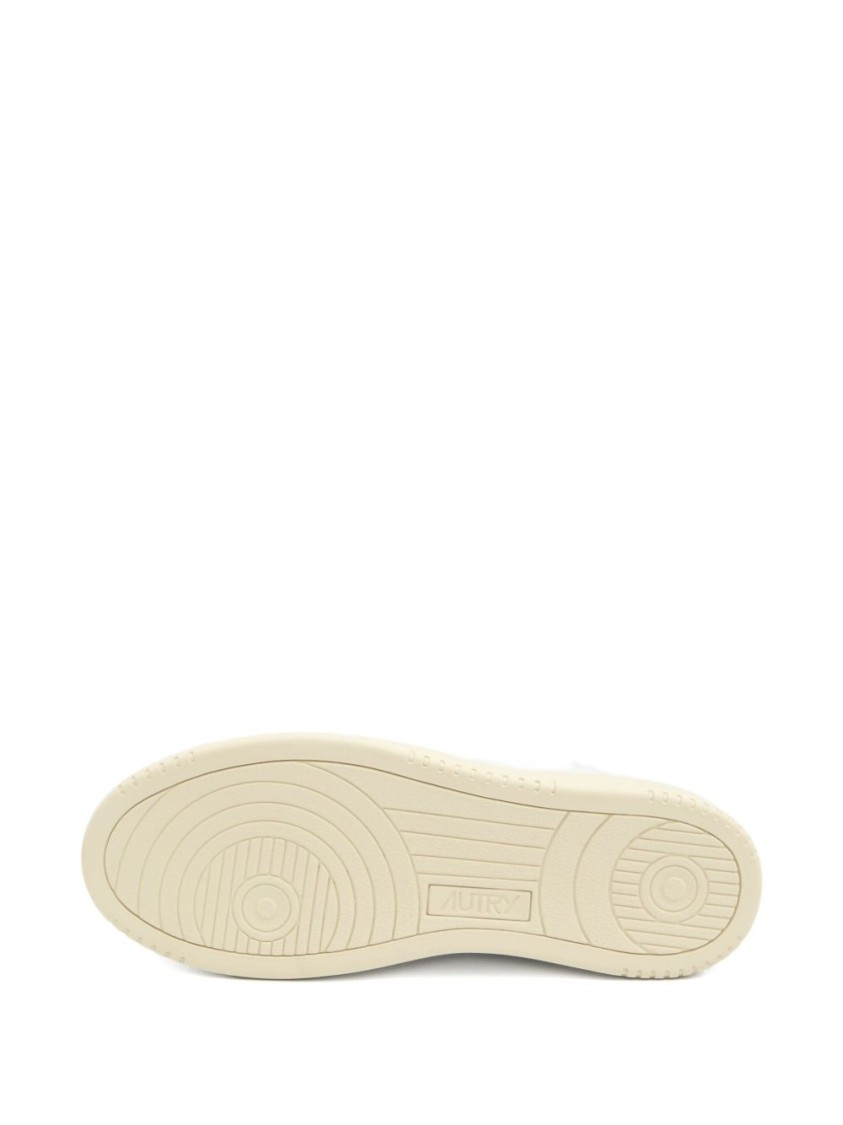 Autry Low-top Sneakers With Padded Collar And Textured Finish In White