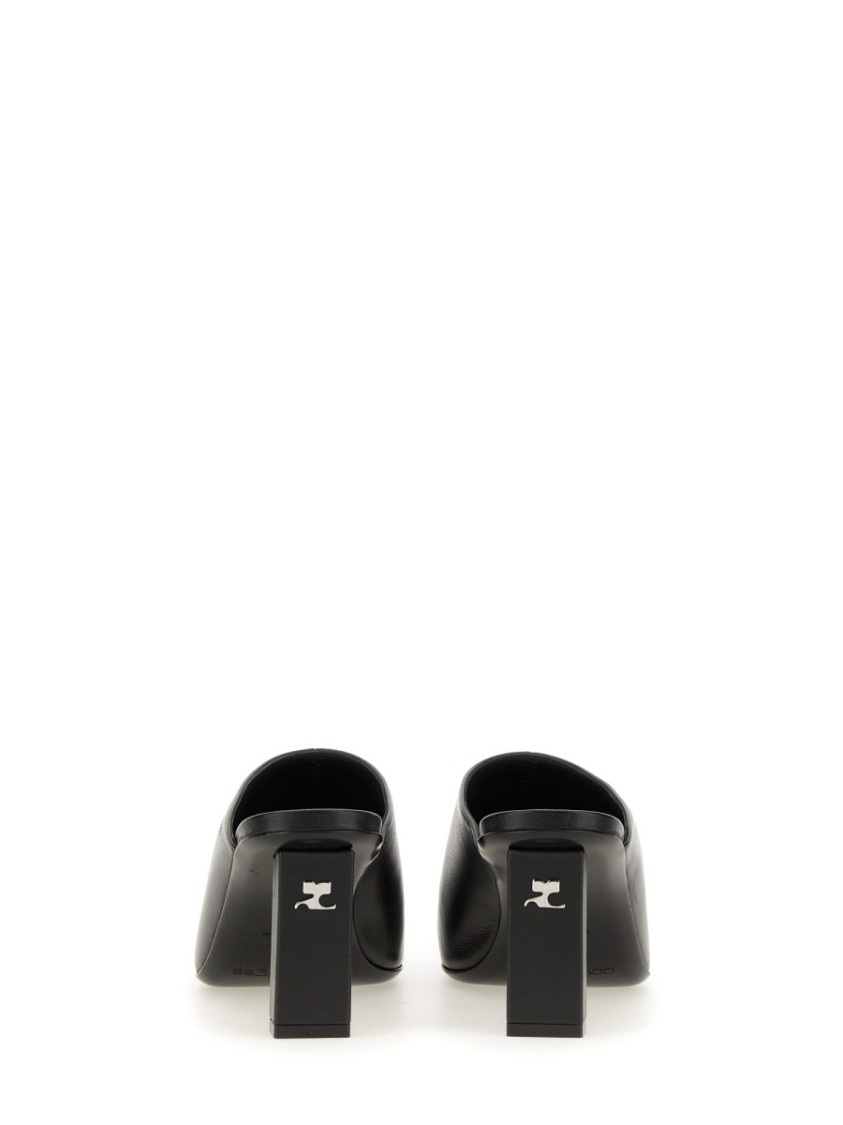 COURRÈGES COURRÈGES POINTED TOE MULES IN SMOOTH LEATHER