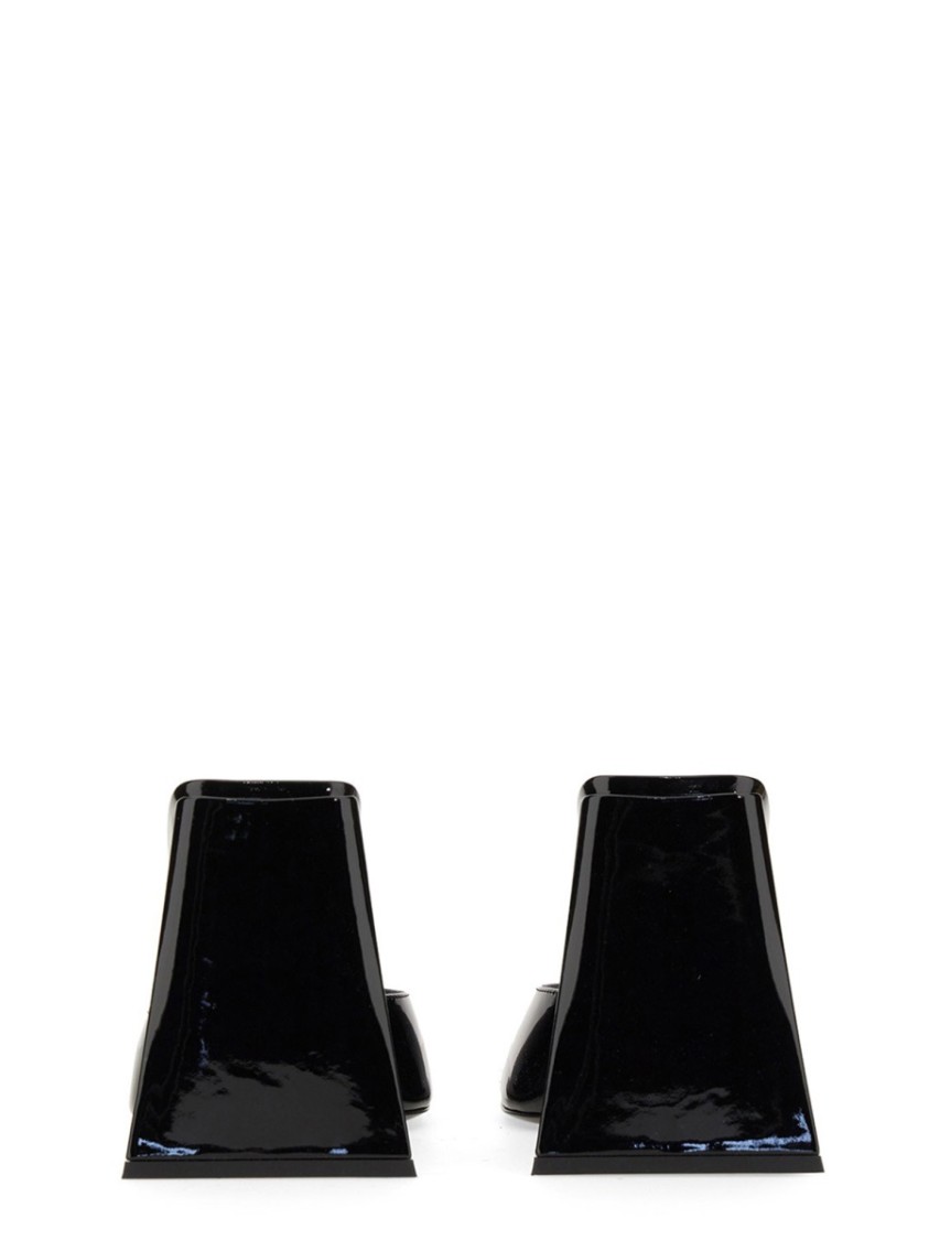 Attico Mini Devon 85 Patent Leather Sandals In Black