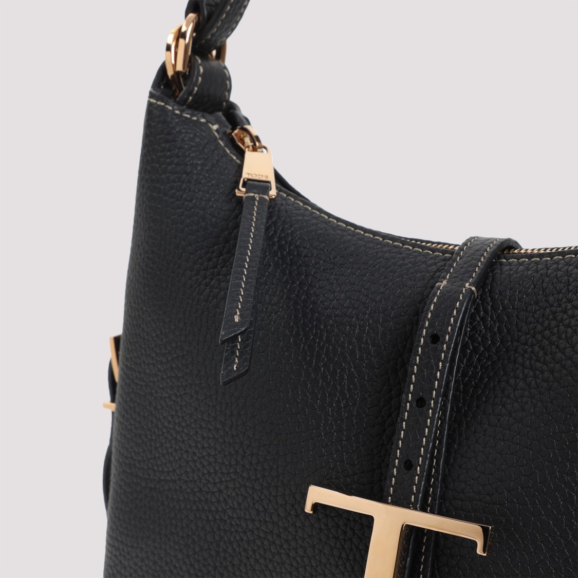 Tod's Black Shoulder Bag With Adjustable Shoulder Strap And Logo Plaque On The Front In Black