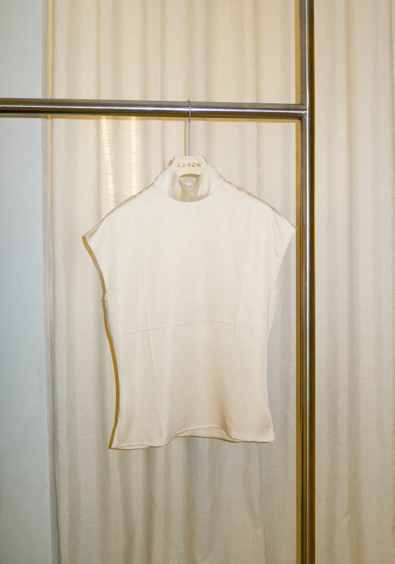 Aeron Flora - Cupro Sleeveless Turtleneck In Neutrals