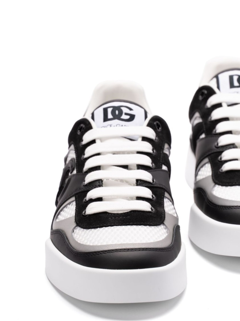 Dolce & Gabbana Round Head Low-cut Sneakers In Black