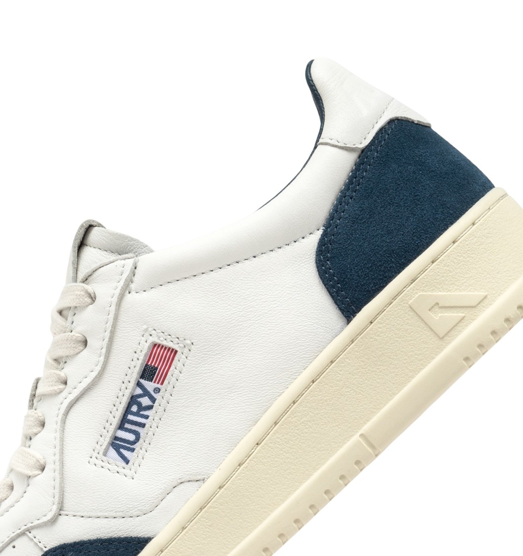 Autry Medalist Low White Low Top Sneakers With Side Logo Detail In Leather And Suede Man