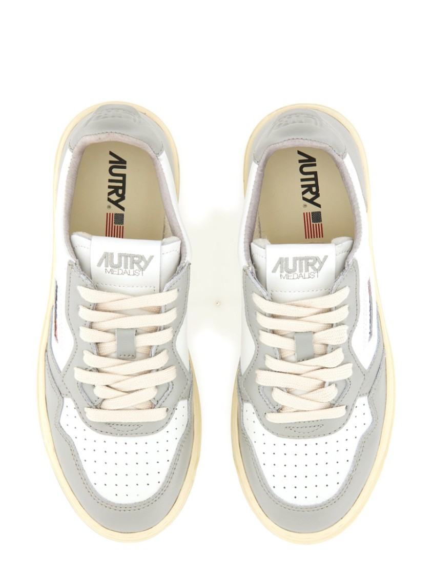 Shop Autry "medalist Low" Sneaker