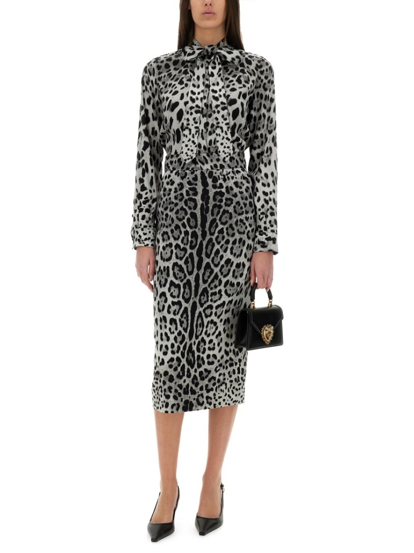 Dolce & Gabbana Leopard Print Charmeuse Longuette Skirt In Black