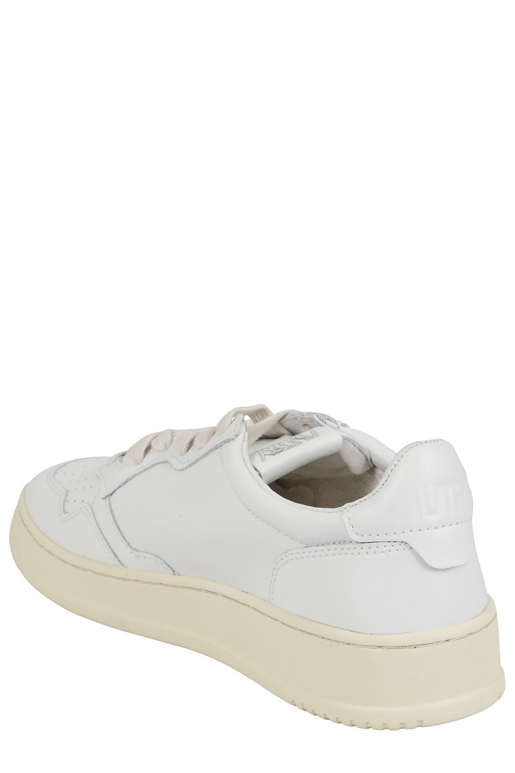Autry Medalist Low White Sneakers With Suede Inserts And Tonal Heel Tab In Leather Man In White