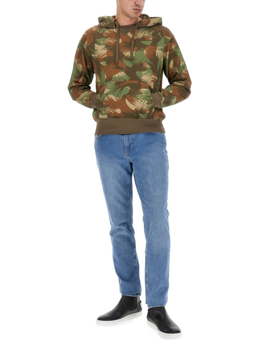 パーカー・フーディ Moschino FW23 CAMOUFLAGE SWEATSHIRT (17357027_1427) Moschino Relaxed Fit Camouflage Sweatshirt Hoodie | THE LIST