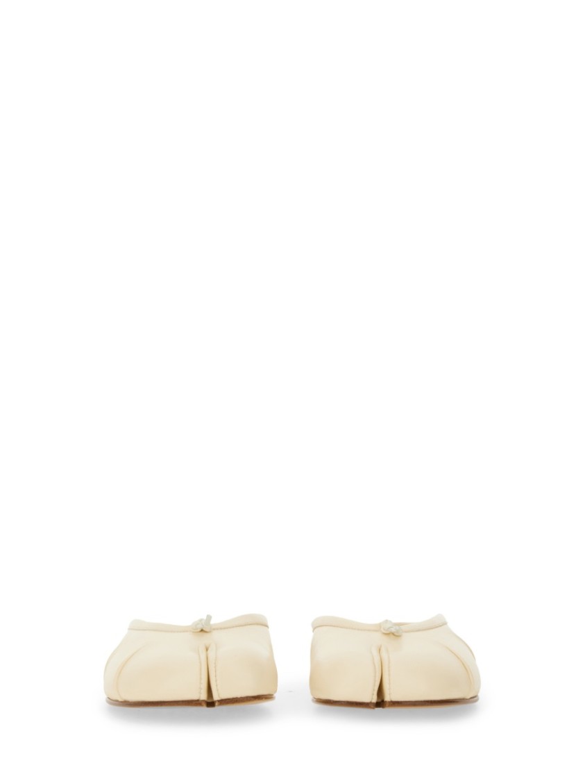 Maison Margiela Off-white Tabi Ballerina Flats In Neutrals