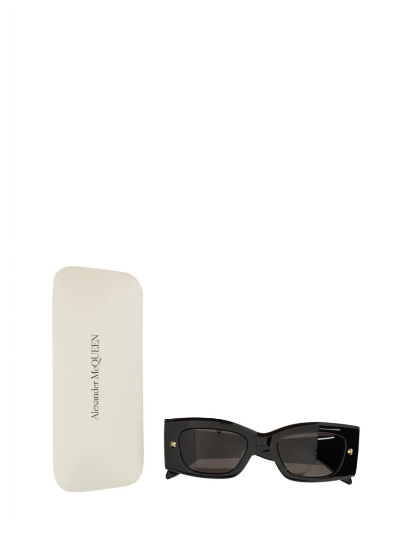 ALEXANDER MCQUEEN ALEXANDER MCQUEEN BOLD ANGULAR FRAME SUNGLASSES WITH GOLD ACCENTS