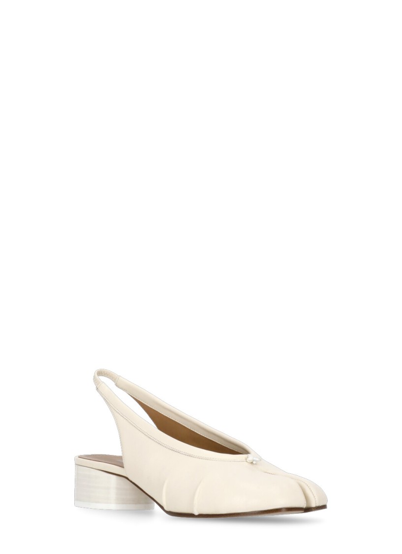 Shop Maison Margiela White Leather Tabi Slingback In Neutrals
