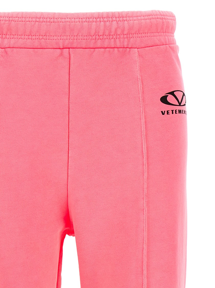 Vetements 'oval Logo' Joggers In Pink
