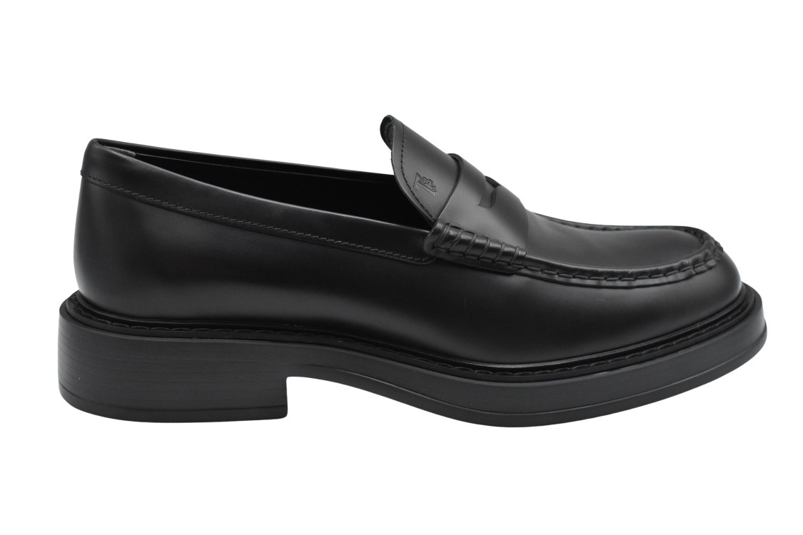 Tod's Black Loafers In Black