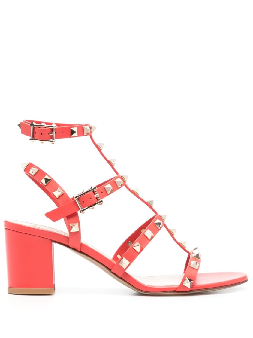 VALENTINO GARAVANI VALENTINO GARAVANI RED LEATHER ROCKSTUD SANDAL WITH PYRAMID STUDS AND BLOCK HEEL