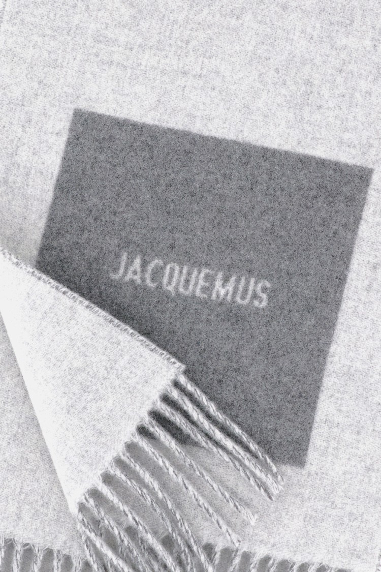 Jacquemus Fringed Wool Scarf With Logo Detail In Gray