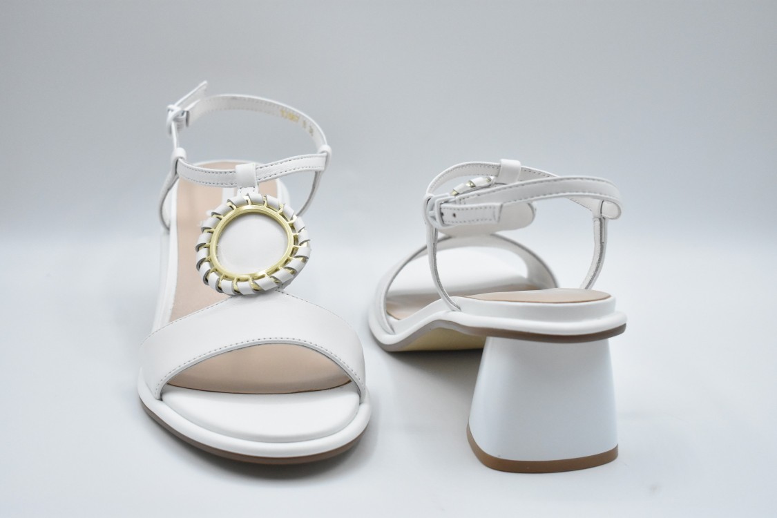 Jeannot Low-heeled White Sandals With Ankle Strap And Decorative Element In Gray