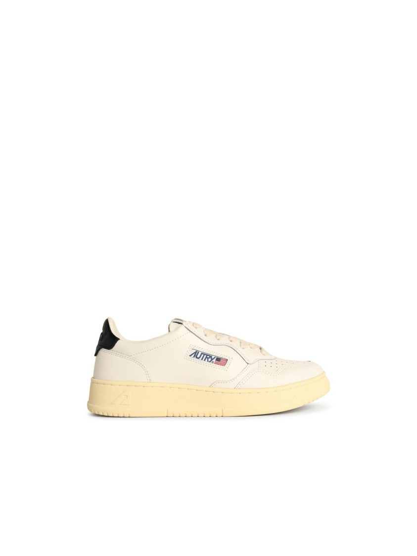 Autry 'medalist' White Leather Sneakers In Neutral