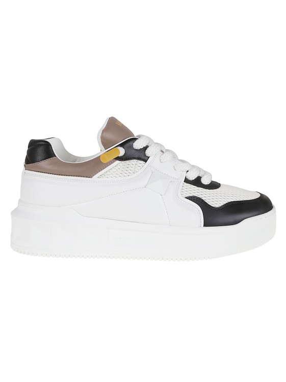 VALENTINO カラウァニ ワンスタット リハシフル ヘルト Valentino Garavani One Stud Xl Sneaker in White | THE LIST
