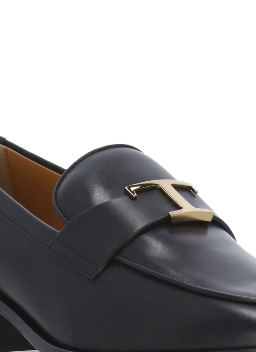 Tod's Elegant Leather Loafers With Almond Toe And Mid Stacked Heel In Black