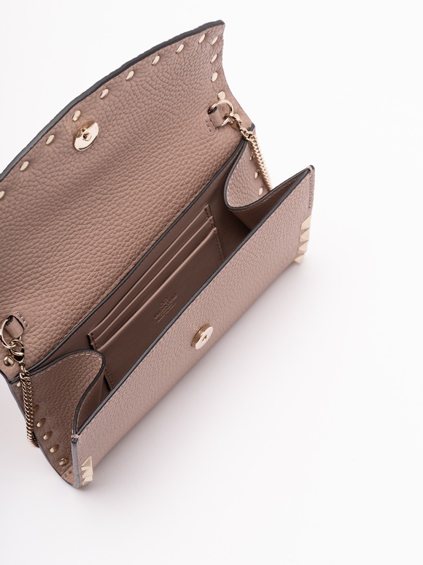 Valentino Rockstud Wallet On Chain In Pink