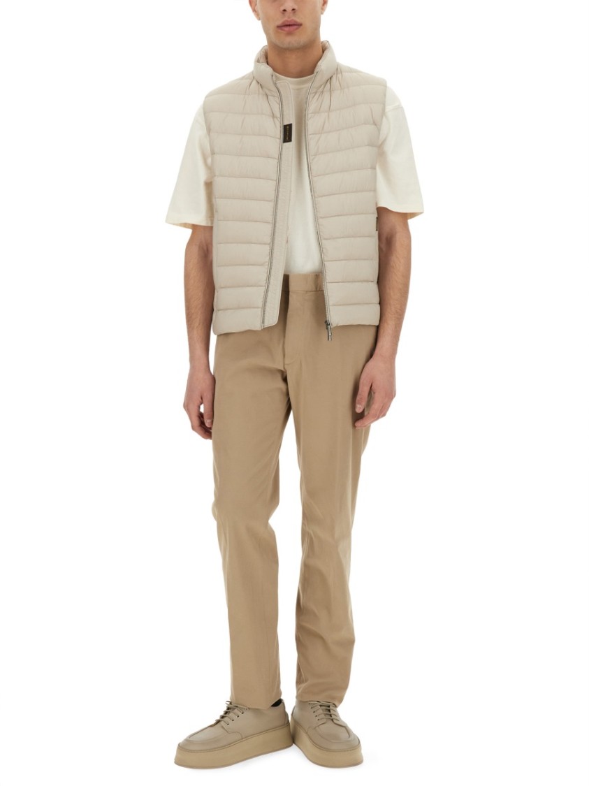 Moorer Quilted High Collar Sleeveless Jacket With Pockets In Neutrals