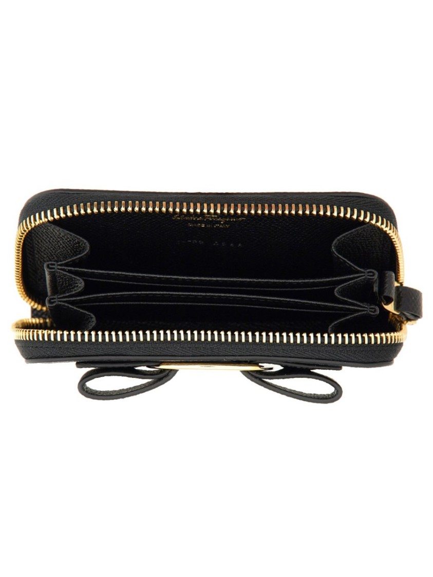 Ferragamo Bow Detail Textured Finish Card Holder In Black