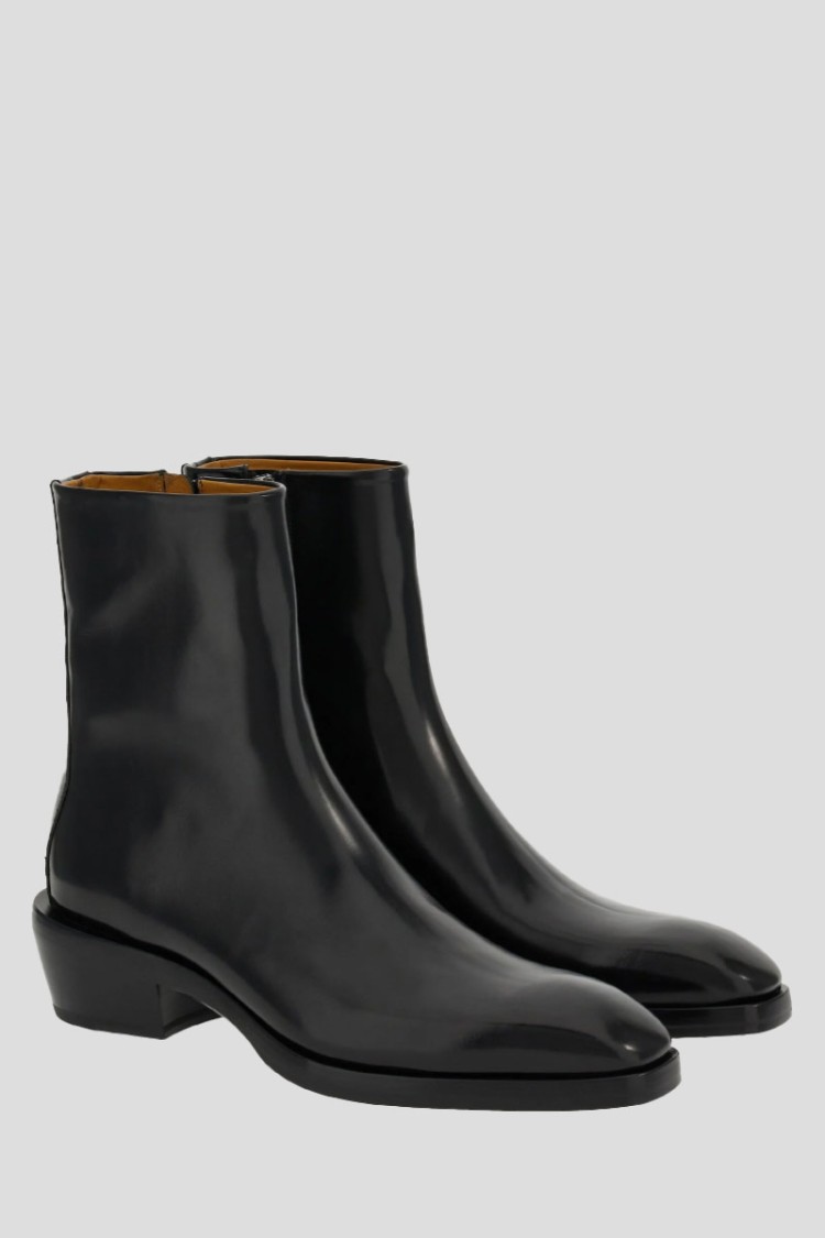 Shop Ferragamo Salvatore Fuerte Ankle Boots In Black