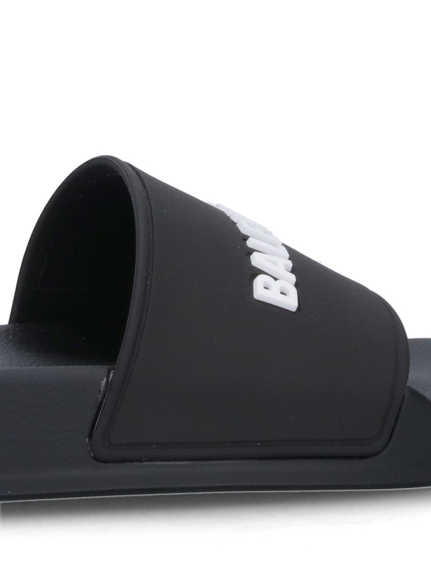 Balenciaga Logo-embossed Pool Slides In Black