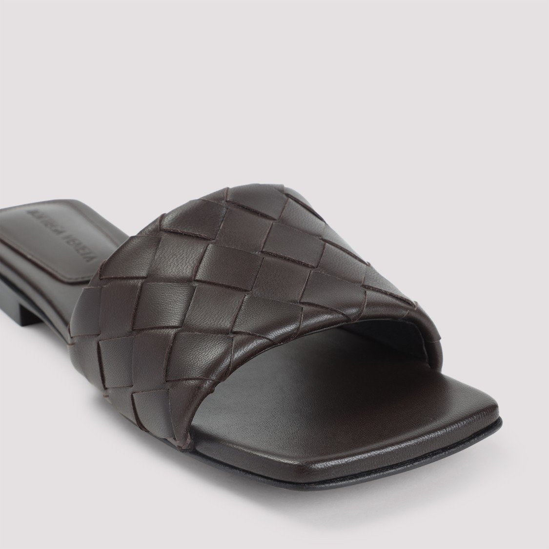 Bottega Veneta Flat Sandals With Intrecciato Leather Strap
