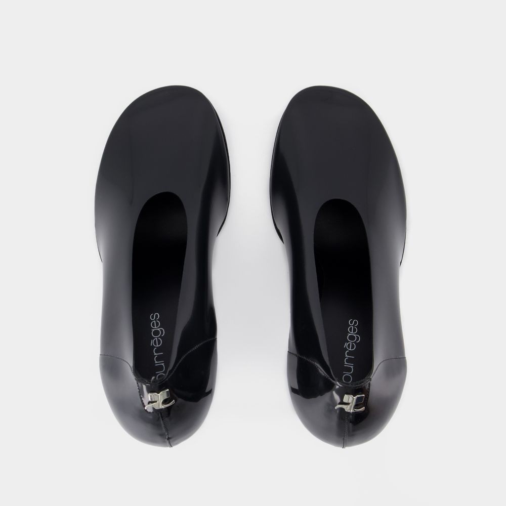 Shop Courrèges Nude Stilettos Pumps - Pvc - Black