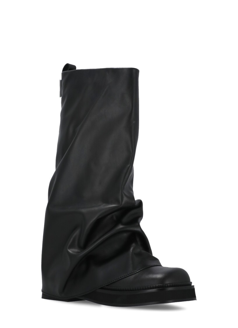 Attico 'robin' Black Boots With Square Toe And Logo Plaque On The Rear In Black
