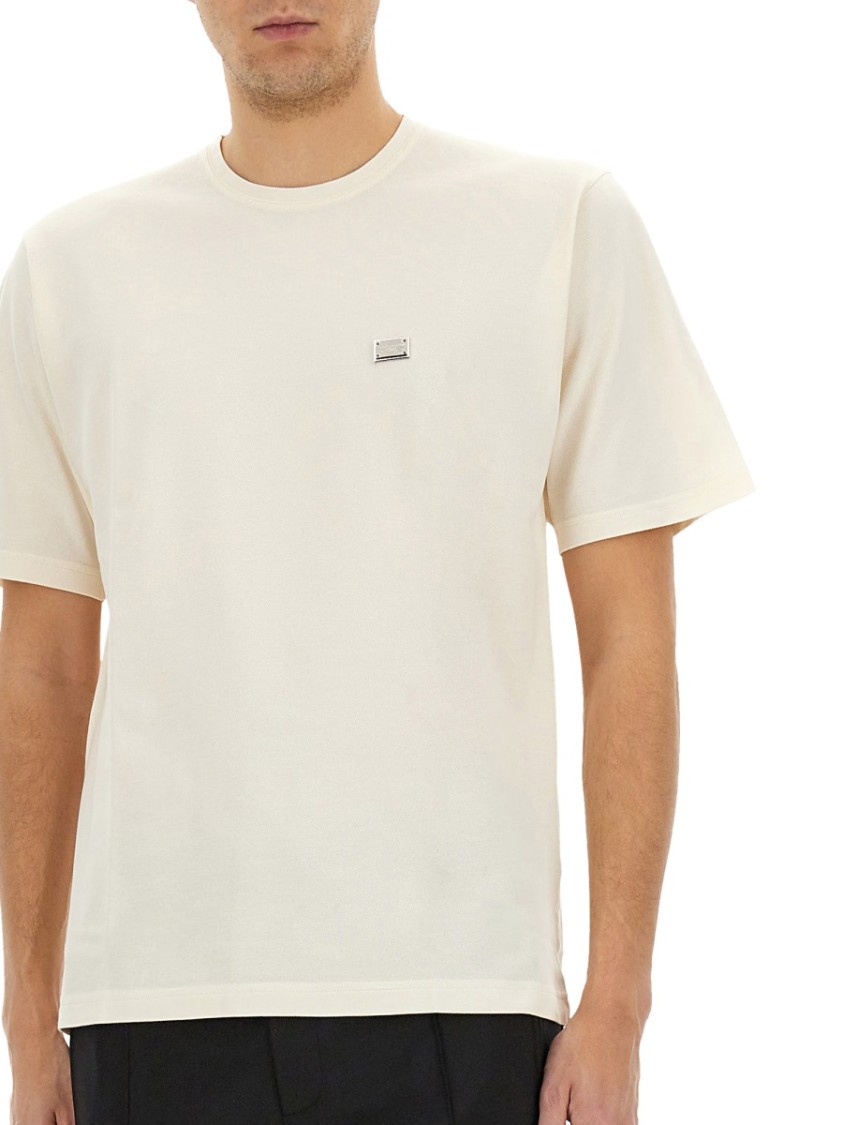 Dolce & Gabbana White T-shirt With Crew Neck And Applied Logo Plate On The Chest In Cotton Man In Neutrals