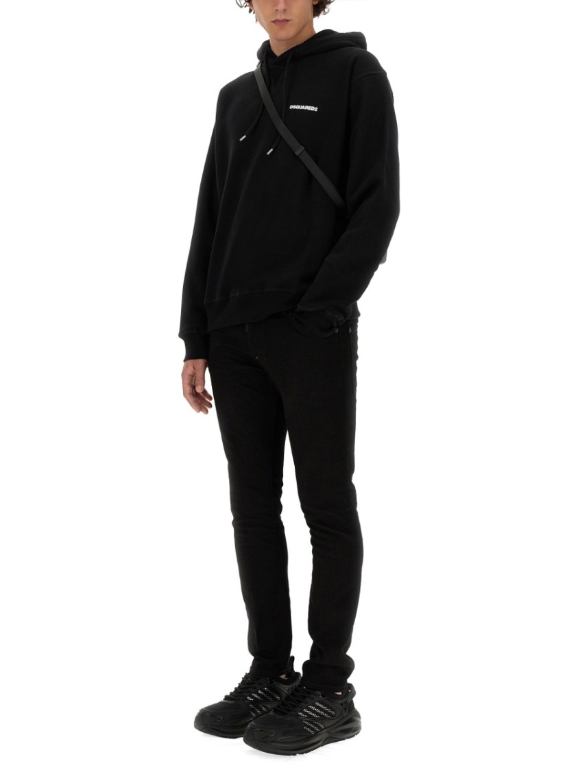 DSQUARED2 DSQUARED2 BLACK SWEATSHIRT WITH CLASSIC HOOD AND BOLD GRAPHIC PRINT