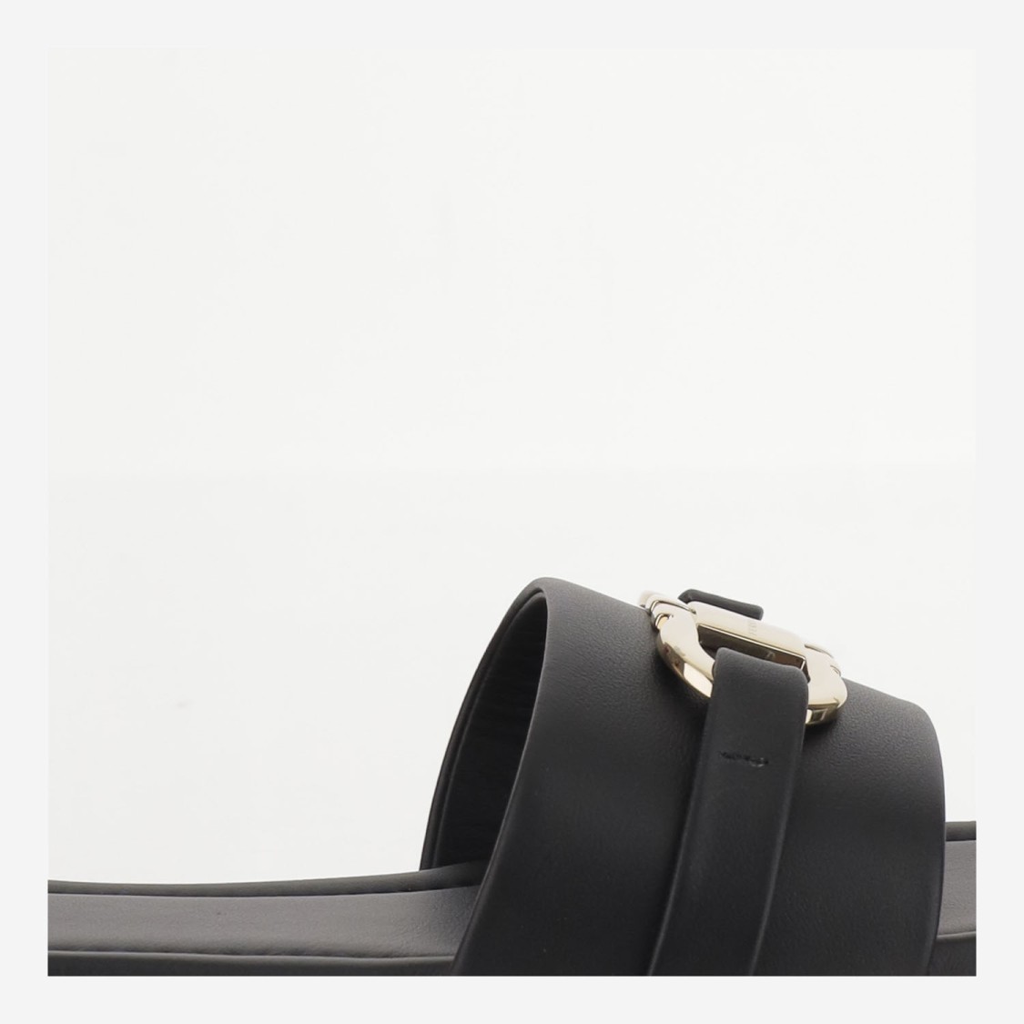Shop Ferragamo Salvatore Leather Flat Sandals With Logo In Black