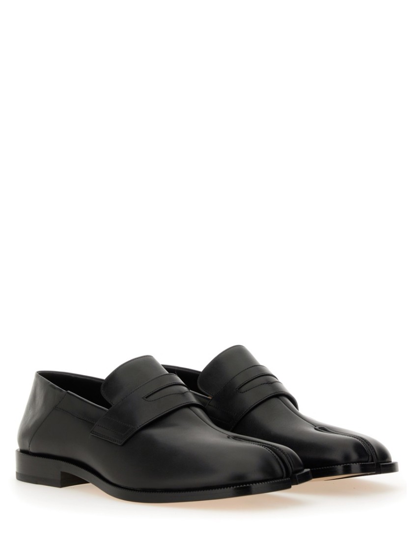 Maison Margiela Tabi Split-toe Patent-leather Loafers In Black