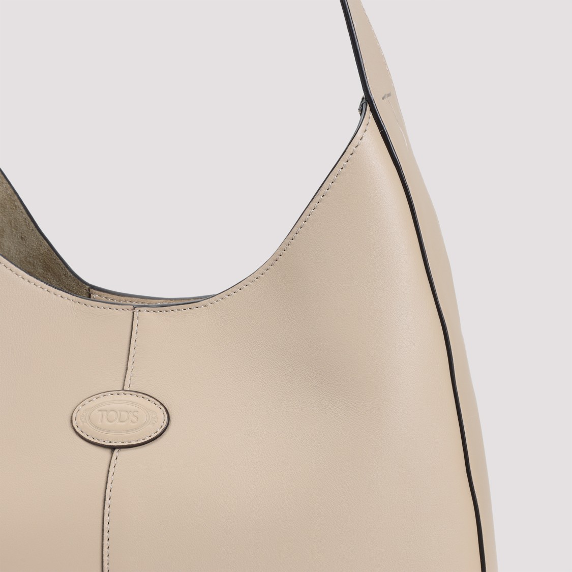 Shop Tod's Nude/neutrals Calf Leather Shopper Bag