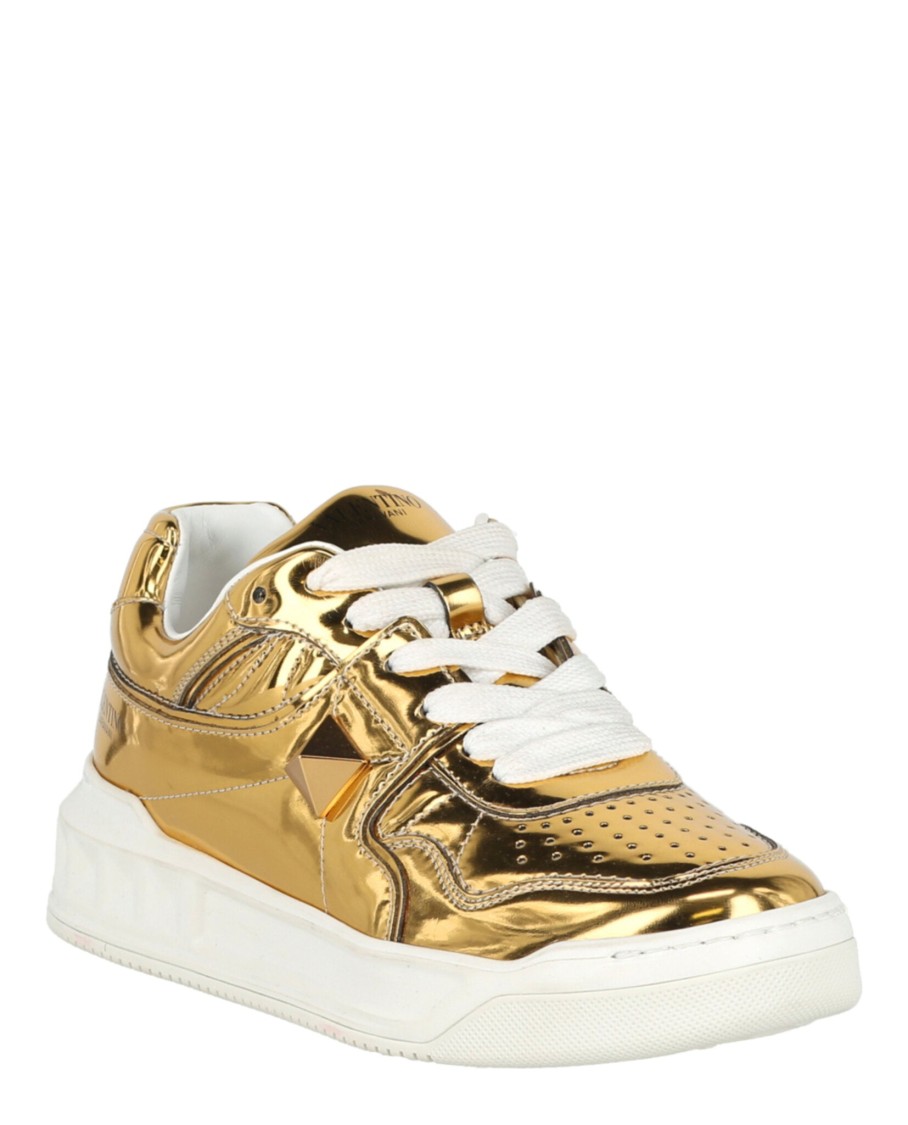 Valentino One Stud Low-top Sneakers In Neutral
