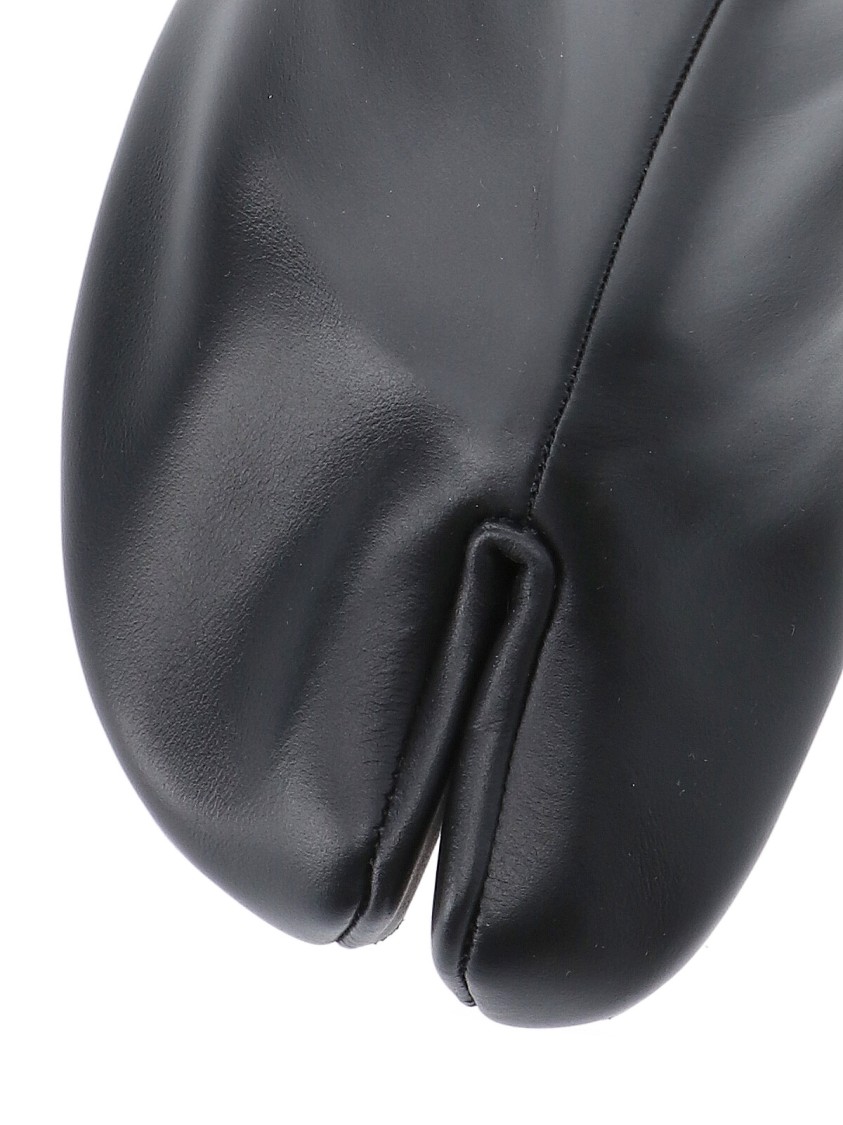Maison Margiela Block Heel Leather Round Toe Boots In Black