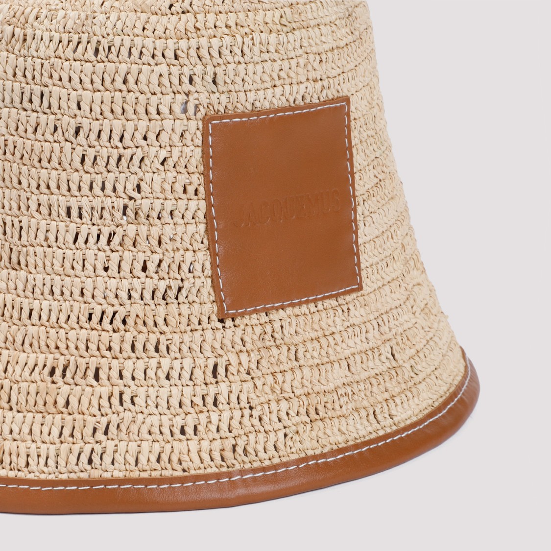 Jacquemus Le Bob Logo Patch Bucket Hat In Brown