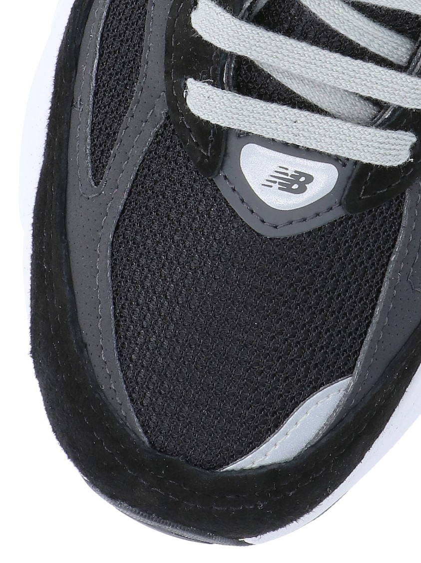 New Balance Black Low Top Sneakers With Logo Detail In Suede And Tech Fabric Woman