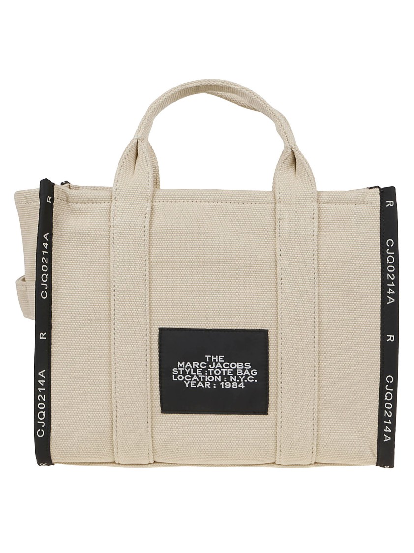 Marc Jacobs Structured Crossbody Bag With Versatile Carrying Options