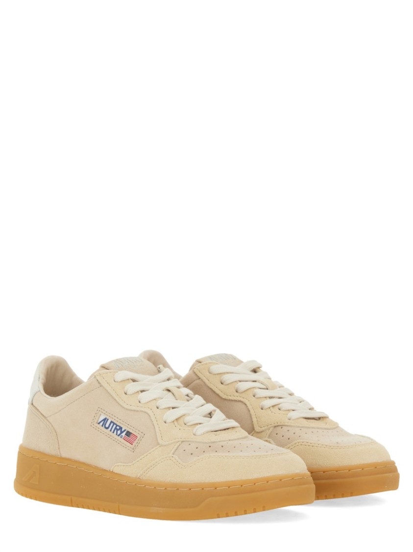 Shop Autry "medalist Low" Sneaker