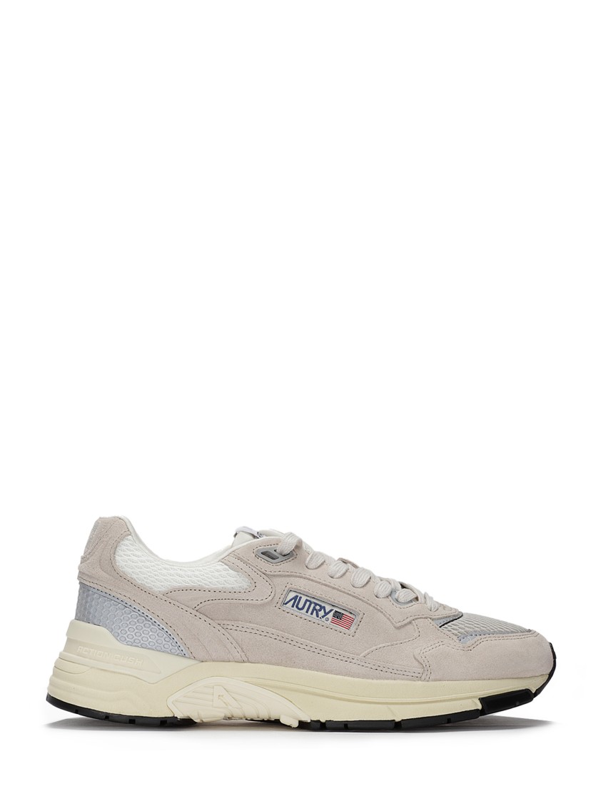 Autry Round Toe Mesh Panels Contrast Sole Sneakers In Neutral