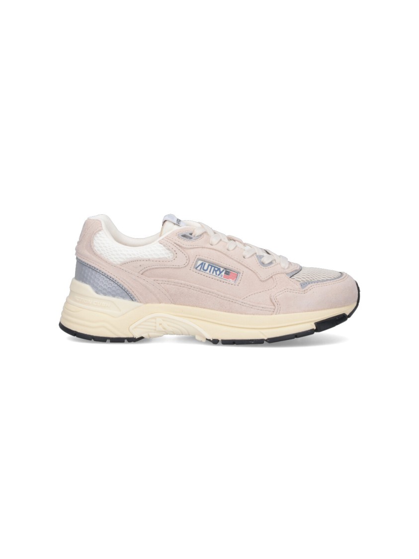 Autry Round Toe Mesh Panels Contrast Sole Sneakers In Neutral
