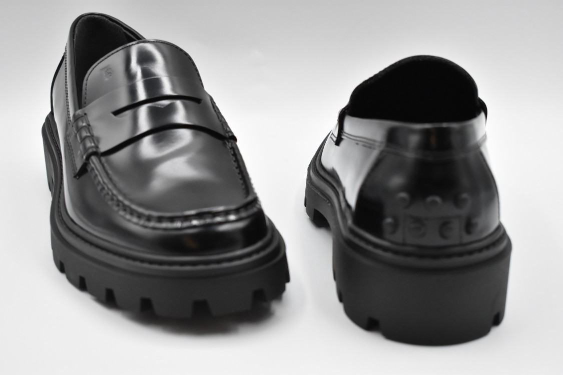 Shop Tod's Black Classic Flats
