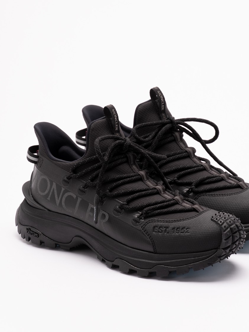 Shop Moncler `trailgrip Lite2` Low-top Sneakers